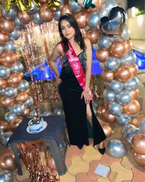 Rani Pari Instagram - Thank you so much for making my birthday so special my friend and fans love you a lot I am so grateful feeling blessed thanks for all your wishes and blessings 🧿we will rock this year 🎂🥳💃🏼

#pari #birthday #birthdaycake #friends #fans #instagram #ranipari #actress #model #instagoods #post #like #followforfollowback #follow #explore #explorepage #weareoneexo #instalike #beauty #love #blessed #fyp #girl #special #moda #star #luxurylifestyle #birthdaygirl #viral #photo