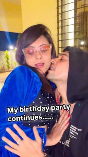 Rani Pari Instagram - Poolside party in a beautiful villa #birthday #birthdaygirl  with Shakespeare Tripathy #reels #pary #masti #beach