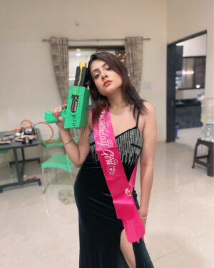 Rani Pari Instagram - Thank you so much for making my birthday so special my friend and fans love you a lot I am so grateful feeling blessed thanks for all your wishes and blessings 🧿we will rock this year 🎂🥳💃🏼

#pari #birthday #birthdaycake #friends #fans #instagram #ranipari #actress #model #instagoods #post #like #followforfollowback #follow #explore #explorepage #weareoneexo #instalike #beauty #love #blessed #fyp #girl #special #moda #star #luxurylifestyle #birthdaygirl #viral #photo