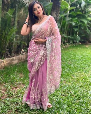Rani Pari Instagram - On set #shoot 

#photo #pink #saree #printshoot #explore #five #shooting #shootmode #reels #photography #photoshoot #instapet #instagood #instapost #post #explorepage #follow #followers #like #liketime #comments #star #actresslife #actress🎬