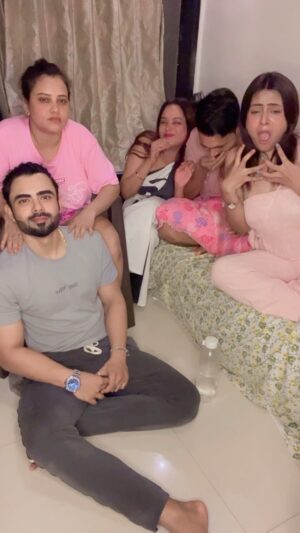 Rani Pari Instagram - Naughty Games.😈
Sabka performance dekhe end tk.😂
.
.
.
.
.
.
.
#priyagamre #reels #réel #reelsinstagram #luckysaini #reel #reelitfeelit #reelkarofeelkaro #viral #viralvideos #trendingreels #trendingnow #comedy #friends