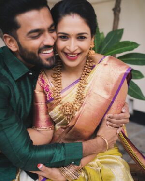 Rebecca Roy Instagram - Wishing you a joyous Diwali 🪔! From our family to yours! 🥰 Let's spread love and positivity together, today and always!

#diwali #2024 #love #happiness #positivity