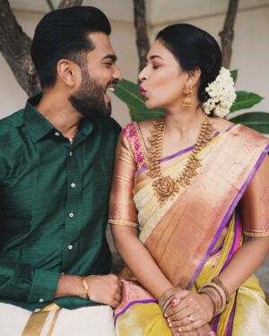 Rebecca Roy Instagram - Wishing you a joyous Diwali 🪔! From our family to yours! 🥰 Let's spread love and positivity together, today and always!

#diwali #2024 #love #happiness #positivity