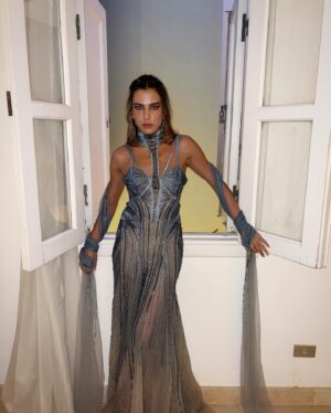 Reem Khoury Instagram - Festival Moments from GFF🧚🏻‍♂️✨ @elgounafilmfestivalofficial 

Dress: @hassidrissofficial
Jewelry: @siranjewelry
Hair: @alsagheersalons @yaser_alhnde 
Make up: @omarr_raslan
Final styling touches with my love: @ayatseifelnasr
Management: @mad_solutions @madrisingcelebrity