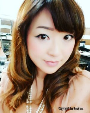 Reila Aphrodite Instagram - @reilaaphrodite_official got a little hair treatment with @max.aria.. I am happy to getting know him 😜
#iammk #kcacademy #drainawayshort #winter #chritmas #hair #haircolor #actress #actor #hollywood #japan #american #horror #lovebirds #lovestory #tragedy #ghost #hunt #soulmate #byakkotai #bond #trust #courage #strength #nevergiveup @cinebrettdp @isendnews @rasqui_design @barsiniestro @amandaadrienne @amiralumbly @jamesellisfit @galenhoward @joelward @joelhebner @tomekkosalka