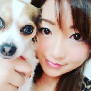 Reila Aphrodite Instagram - @reilaaphrodite_official was nice seeing @ryan_t_larson again who is sweet & nice with sunshine smiles🤗
I am ready to be back in El Paso, TX tonight for finishing another feature project 😉
#dog #papillon #meeting #actorslife #actor #actress #drainaway #happy #japanese #hollywood #film #project #selfie #positive #inspiration