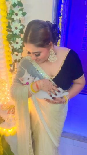 Rekha Mona Instagram - Shyd muje dil mai basana itna bhi aasan nai hai 🙂#faithjourney #jiska koi nai uska kudha hota hai❤️