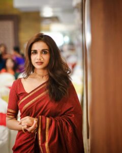 Actress Resham Shrivardhan HD Photos and Wallpapers March 2025