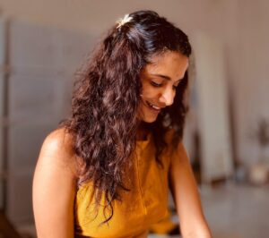 Resham Shrivardhan Instagram - Homegrown :) 🌸🤍

#mogra #flowerstagram #curlyhair

Photograph courtesy @gaurithakur_555 🫠😘