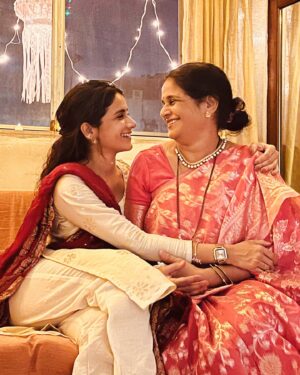 Resham Shrivardhan Instagram - Every friend of mine who has had the chance of meeting you , to this day whenever they meet me , NEVER forget to ask, “Aunty kaisi hain Resham? Unse kehna puchha unke baare mein..”
You know what that means maa ? That you in some way or the other stayed in their minds.. and I’ll tell you why?
Because your kindness and warmth are inescapable.. 
You make one feel safe… and that’s a flex :)
My life has literally always been full of “Your mum is very kind, really sweet Resham” 
I will never be able to describe in words how nice I feel to hear that …
Thank you :)
You are the whole reason behind my smile on a dark day… 
Words become reality is what they say… so here’s me saying- You and I are together in all our lives… happy and smiling and rich and at peace… together… always… you are my biggest blessing… love you maa…
HAPPY BIRTHDAY 🎂 ♥️ Sukheeeee raha 🥹😚🧿🌸