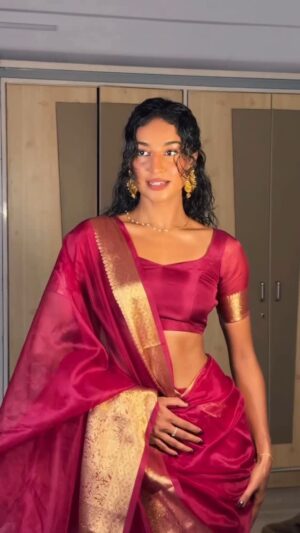 Rida Tharana Instagram - How am I to take your hate seriously when this is how I look!?
Saree and blouse : @navyadachepally_official 
Hoodie : @select_staples 
Earrings: @kushalsfashionjewellery