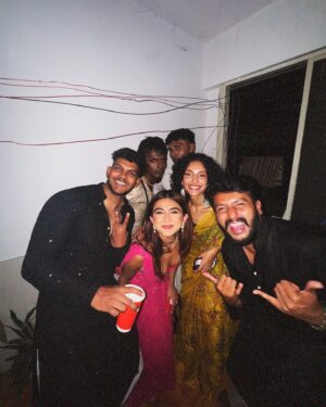 Rida Tharana Instagram - @the.rebel.kid convinced me to throw a Diwali party, and I finally did it! 🥹✨ Had all my favorite people around, bringing in their best vibes, and I can’t even describe how happy it made me feel. We filled the house with laughter, music, delicious food, and of course, tons of sparkle. From dancing in the living room to sharing stories over sweets, it was a night filled with warmth and joy. It felt like Diwali in every sense—full of light, love, and amazing company! 💖🪔
Wearing : @leaclothingco 

#DiwaliHouseParty #FestiveFeels #GoodVibesOnly