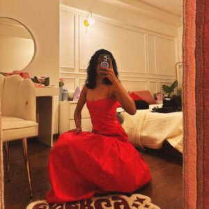Rida Tharana Instagram - Red affair ✨✨
1st red dress : @kostume_county 
2nd : @aireblu_ 
3rd : @therok.force