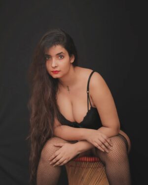 Ridhima Tiwari Instagram - I'm on my marquise diamonds 💎
I'm a marquise diamond 💎
Could even make that Tiffany jealous 😍😈

#goodforyou #toogoodforyou