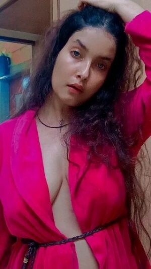 Ridhima Tiwari Instagram - @natasharajsewari #chala koi Jadu kahin na kahin🪄