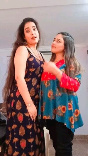 Ridhima Tiwari Instagram - @natasharajsewari  #koe aata hi ni 😂🤣