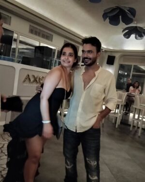 Ridhima Tiwari Instagram - Happy birthday yara ❤️🌹🎂💐😘🧿