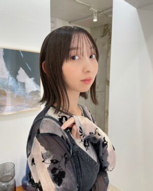 Riho Iida Instagram - 🩶

プリパラライブのエクステに合わせての
カラーにしていただきました🐰🐰

@yasugi_eriko