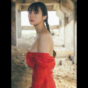 Rio Yamashita Instagram - 写真集「Selenge」本日発売です！

また、今週のFRIDAYにもアザーカットが載ってますので、是非チェックしてください☺️🌱

📸　@tokyojorkphotogram 
hair&make @ayamurakami__ 
stylist @__szkmy__ 

#写真集
#selenge