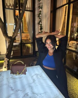 Ritu Rathee Instagram - Aaj bhi date nights are the best nights.
Highly recommended for couples with kids…. 😜😎 #flyingbeast #pilotvlogger #pilotmother👩🏻‍✈️❤️✈️