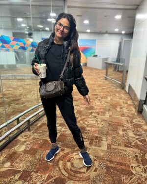 Ritu Rathee Instagram - Traveling this time for an attempt to make History and make my country proud.
#AasmanMeinBharat