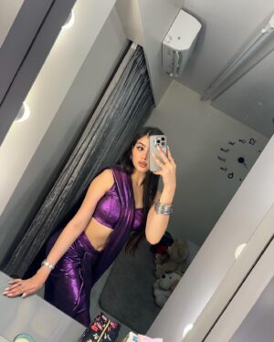 Riva Arora Instagram - Pataka kudi or Desi girl?👀🧨🧿
.
#riva #rivarora #rivaarora