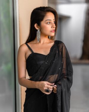 Riya Verma Instagram - Me mangi si maut rab toh, ote menu pyaar ch pa ditta..🥰

#pictures #viral #trending #bachugang