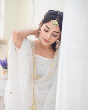 Riya Verma Instagram - Subhanallah🤍

#bachugang #ethnic #explorepage #trending