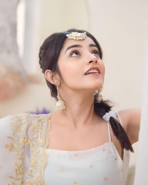 Riya Verma Instagram - Subhanallah🤍

#bachugang #ethnic #explorepage #trending