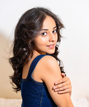 Riya Verma Instagram - Gamer Girl or Actor? Why not both? 🤷‍♀️ 
Kuch din penle I started doing live streams on youtube just as hobby, learning to play games and having a lot of fun with you guys. This is a appreciation post for all the people who take out time to join the streams, Love you ❤️

#explorepage #viral #trending #bachugang #gamer #gamergirls