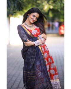 Actress Roopa Koduvayur HD Photos and Wallpapers January 2025