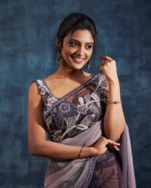Roopa Koduvayur Instagram - 🦄
Styled by @himaja_the_stylist 
Wearing @adyaaye_official 
Pc @i_ak_photographer 
Mua @elluri.s
Jewellery @bcos_its_silver