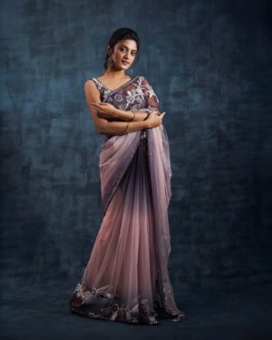 Roopa Koduvayur Instagram - 🦄
Styled by @himaja_the_stylist 
Wearing @adyaaye_official 
Pc @i_ak_photographer 
Mua @elluri.s
Jewellery @bcos_its_silver