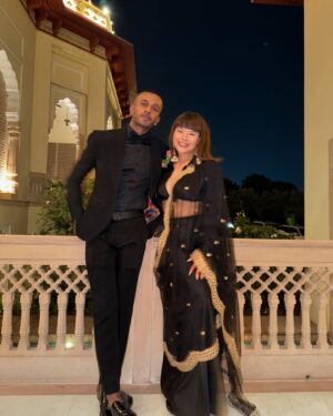 Rowhi Rai Instagram - In a love affair with @rowhi_rai and black outfits 
.
.
#kaptainching #blackoutfit #jaipur #cocktail #blacklove