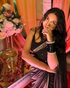 Ruchika Rathore Instagram - This naari loves saree🖤