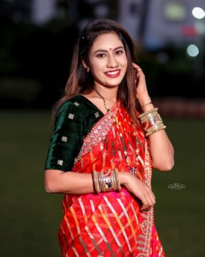 Rutuja Jadhav Instagram - ❤️‍🔥✨ Beautiful Bangles from @trendyfashion_clothing ♥️ Makeup- @renukamakeupartist