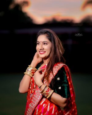 Rutuja Jadhav Instagram - ❤️‍🔥✨ Beautiful Bangles from @trendyfashion_clothing ♥️ Makeup- @renukamakeupartist