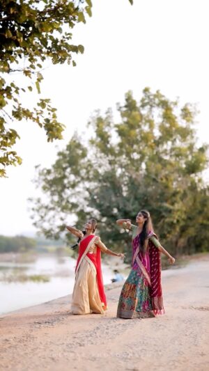 Sahasra Honey Instagram - 🏵️🫱🏼‍🫲🏾 
📸 @deepakstudioo @deepakumareddy 🩷
#nuvvosthanantenenoddantana #sahasra #sahasrahoneyvarma