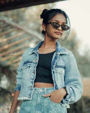 Sahasra Honey Instagram - Gorgeous, make 'em drop dead, you're a killer🖤🔫
@shivalucky_photoworks 📸
#sahasrahoney #sahasrahoneyvarma