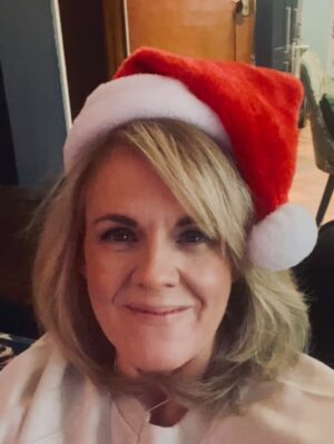 Sally Lindsay Instagram - Just a quick reminder to watch the brand new #christmasspecial🎄of #TheMadameBlancMysteries tonight at 9.15pm on @channel5_tv .
It’s a cracker!
Merry Christmas Everyone!
@saffron_cherry @clapperboard_st @channel5_tv @acorn_tv