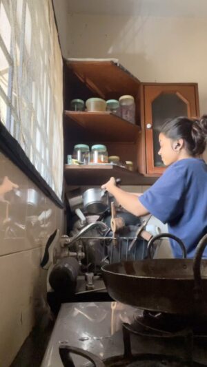 Sameeha Mariam Instagram - one dream ☝️ one kitchen ☝️ two brain cells ✌️