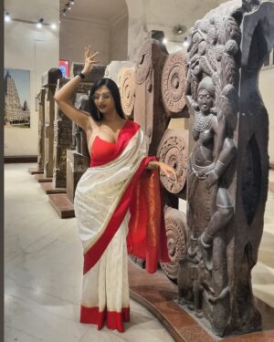 Sannati Mitra Instagram - India is a mixed culture, where sita and Amrapali coexist .so let it be also, the same way. @indianmuseumkolkata