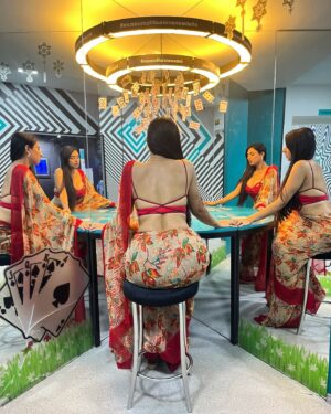 Sannati Mitra Instagram - A stunning capture at the Museum of Illusions! The saree adds elegance, and the reflections create pure magic.🪄✨

#museumofillusions #illusions #photography #museumofillusionsnewyork #illusion #whatiwore #fashionphotography #ootdfashion #thrifting #thrift #lowermanhattan #ootd #thave #theeighthavenue #foundatbeacons #easternyc #googleusa #thstreet #baruchcollege #baruch #thriftfinds #anthonyhadenguest #googlenewyork #nycgoogle #newyorkgoogle #eighth #americaweeping #eighthavenue #ryhm #ny