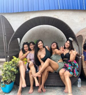 Sannati Mitra Instagram - All people want to be classy, but what is the definition of class ? it is just staying out of survival instincts and enjoying the life on its fulfilment. That’s it. Let’s have a cheers to CLASS