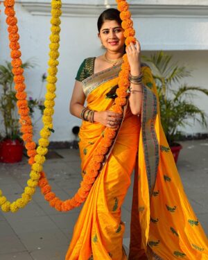 Sarika Salunkhe Instagram - साजनाची स्वारी 🌺🌸❤️

#instagram #influencer #instagood #instadaily #insta #photo #photooftheday #photography #photo #photoshoot #niri🌺
