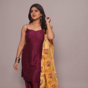 Sarika Salunkhe Instagram - 🌺🫶🌸💕❤️