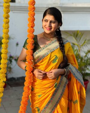 Sarika Salunkhe Instagram - साजनाची स्वारी 🌺🌸❤️

#instagram #influencer #instagood #instadaily #insta #photo #photooftheday #photography #photo #photoshoot #niri🌺