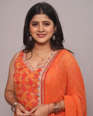 Sarika Salunkhe Instagram - 🫶🧡🌸❤️🌺🥰