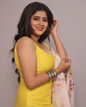 Sarika Salunkhe Instagram - 🌸🌺💓🥰