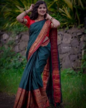Sarika Salunkhe Instagram - ❤️🌸💕🌺